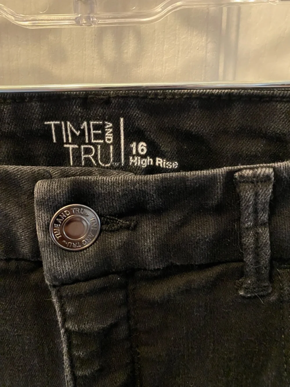 Time and Tru Black Straight-Leg Men’s Jeans - Picture 3 of 3
